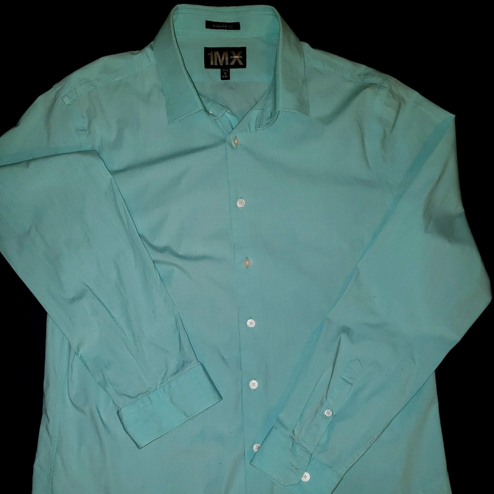 Beautiful color men's Express dress shirt